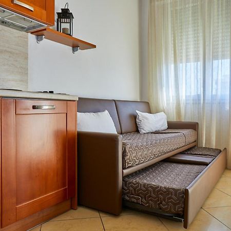 Residence Fellini Rimini Esterno foto
