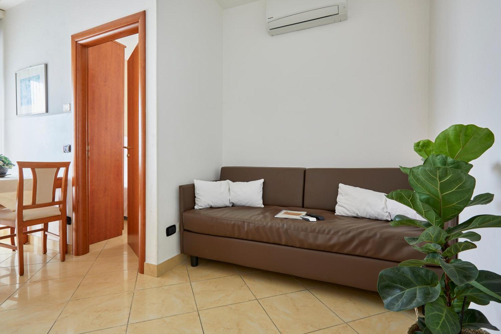 Residence Fellini Rimini Esterno foto