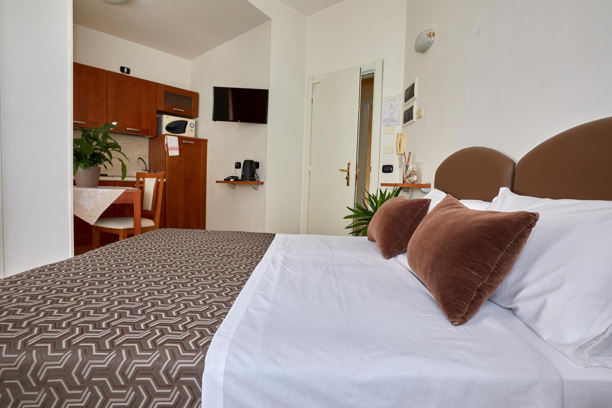 Residence Fellini Rimini Esterno foto