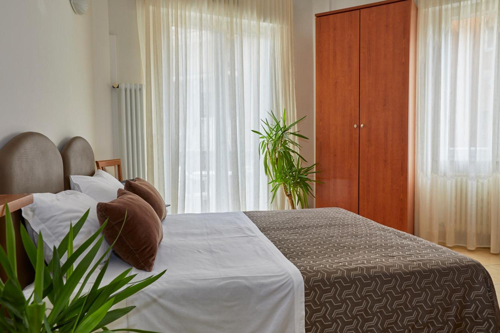 Residence Fellini Rimini Esterno foto