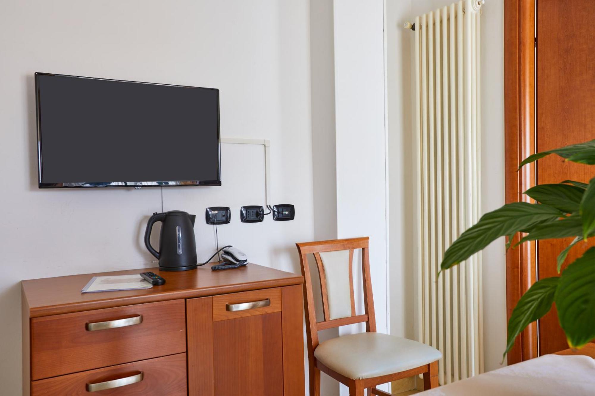 Residence Fellini Rimini Esterno foto