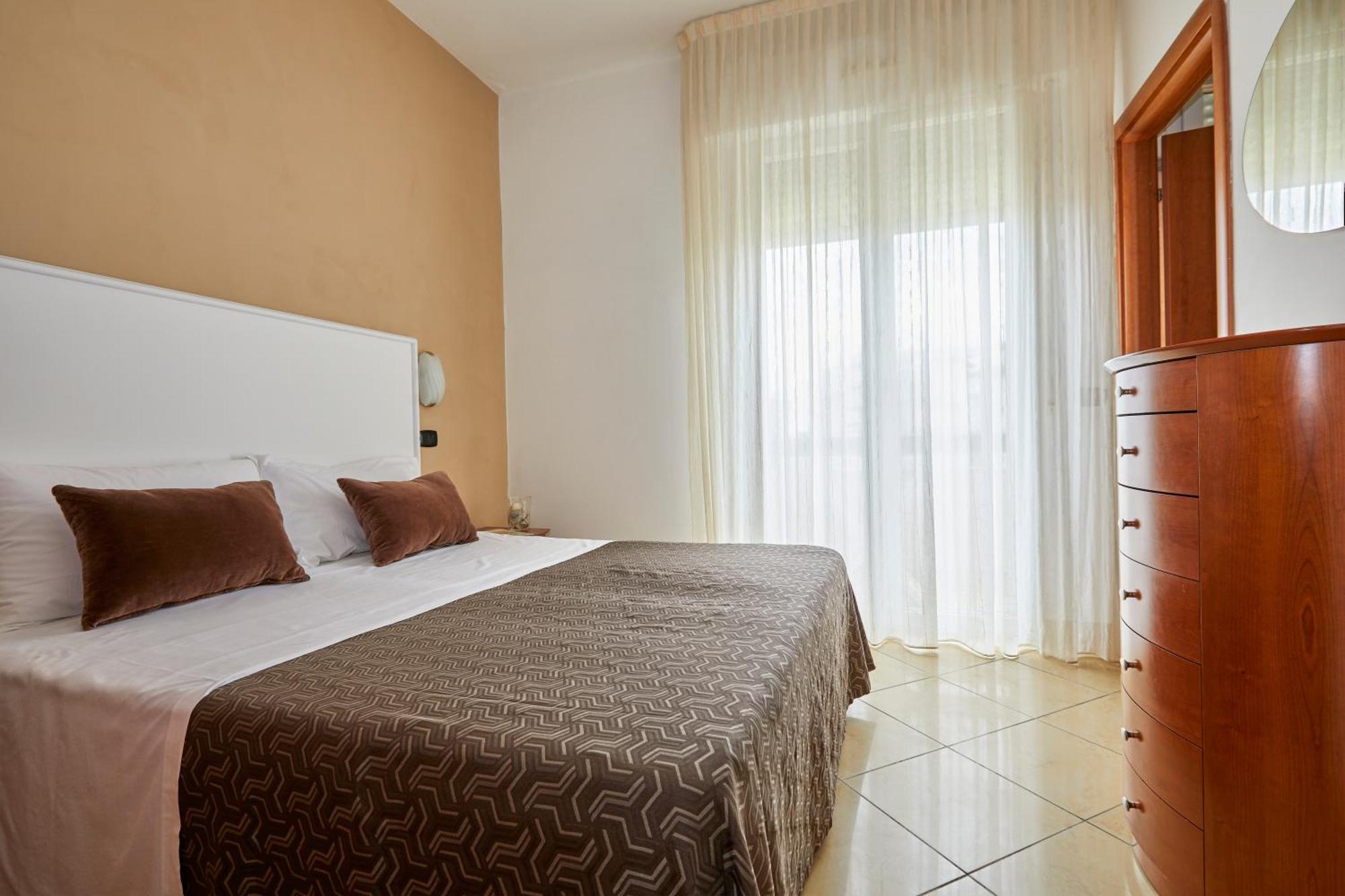 Residence Fellini Rimini Esterno foto