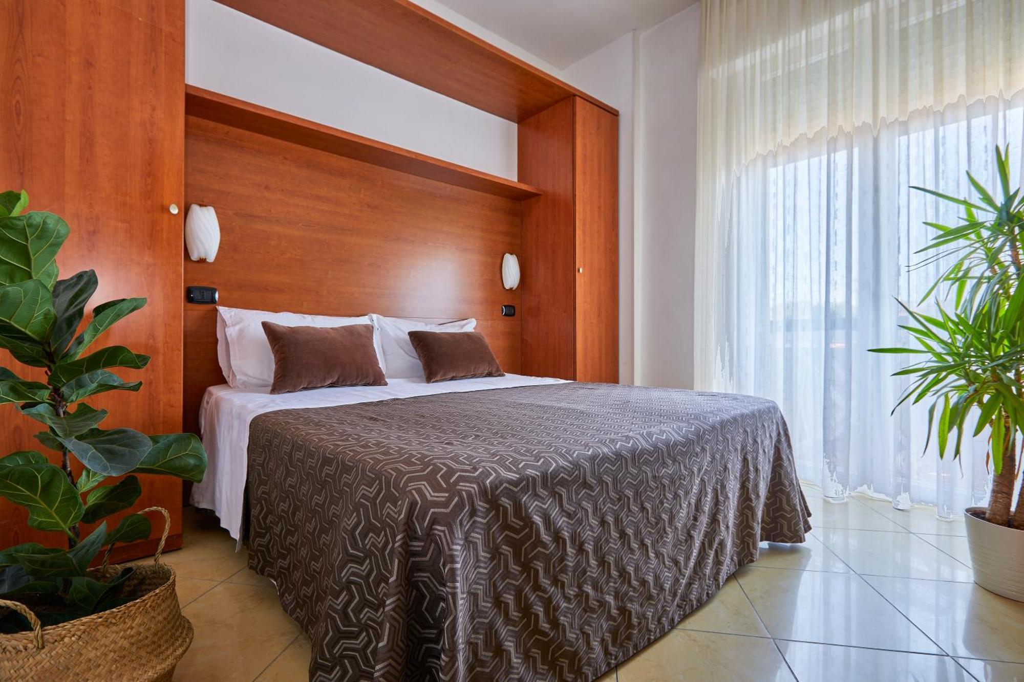 Residence Fellini Rimini Esterno foto