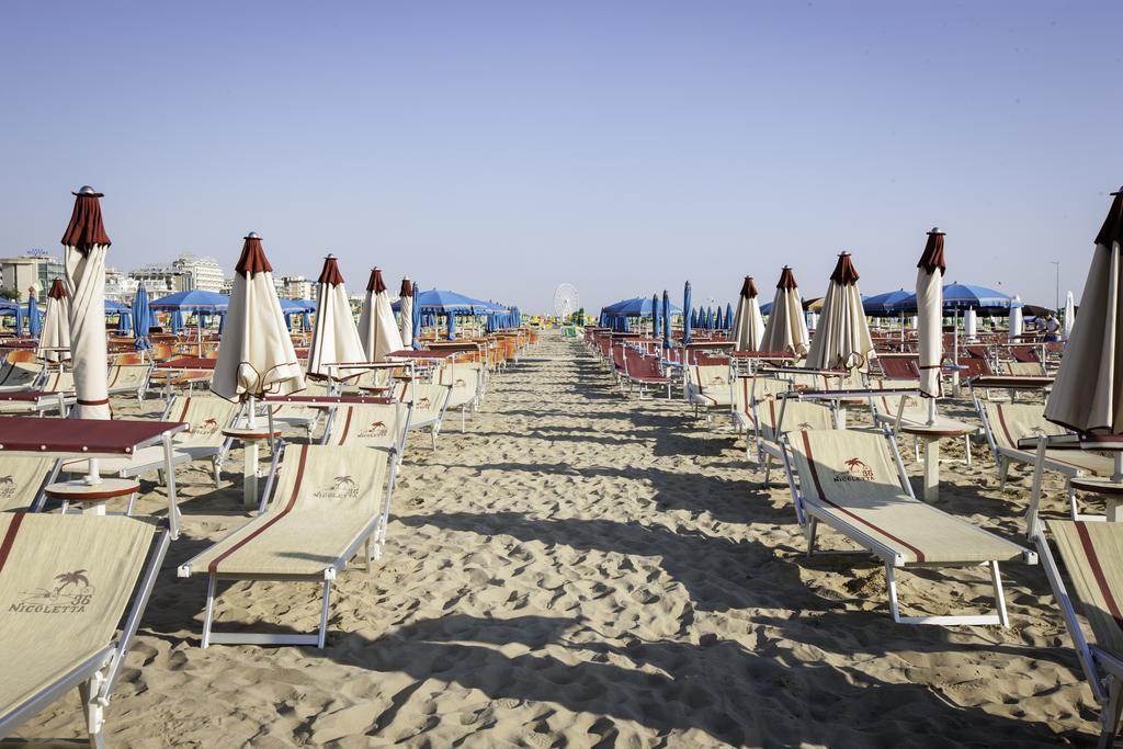 Residence Fellini Rimini Esterno foto