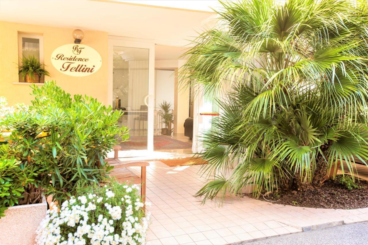 Residence Fellini Rimini Esterno foto