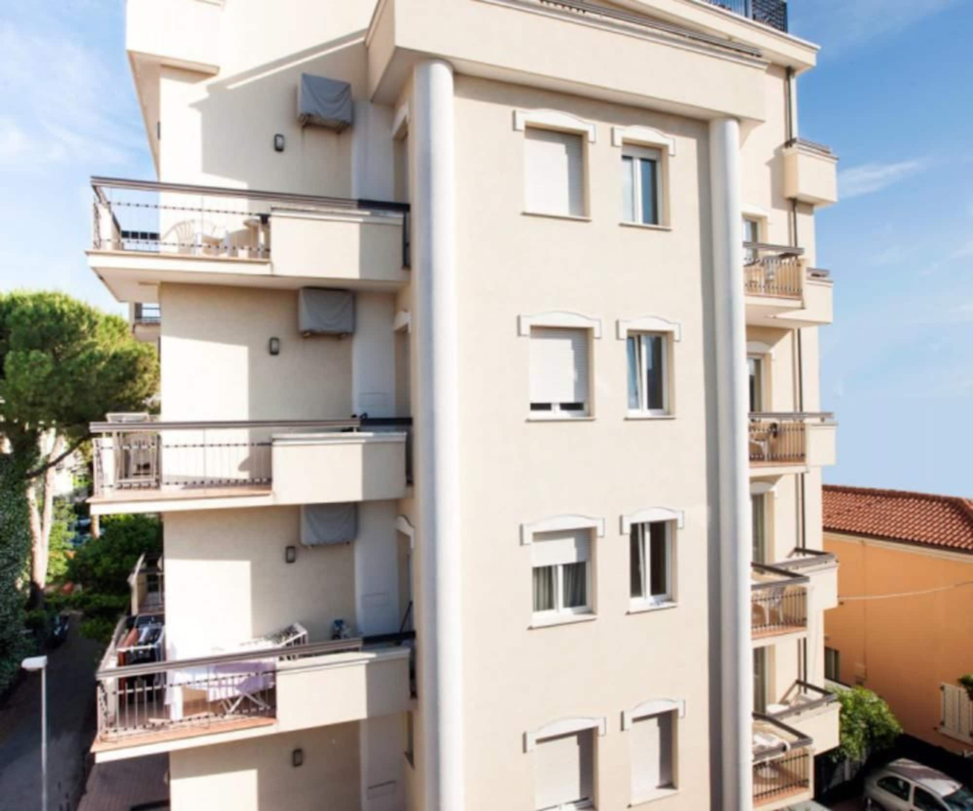 Residence Fellini Rimini Esterno foto